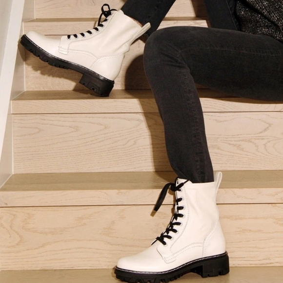 rag & bone Shoes - NEW Rag & Bone Shiloh Leather Lace-Up Moto Boot Antique White